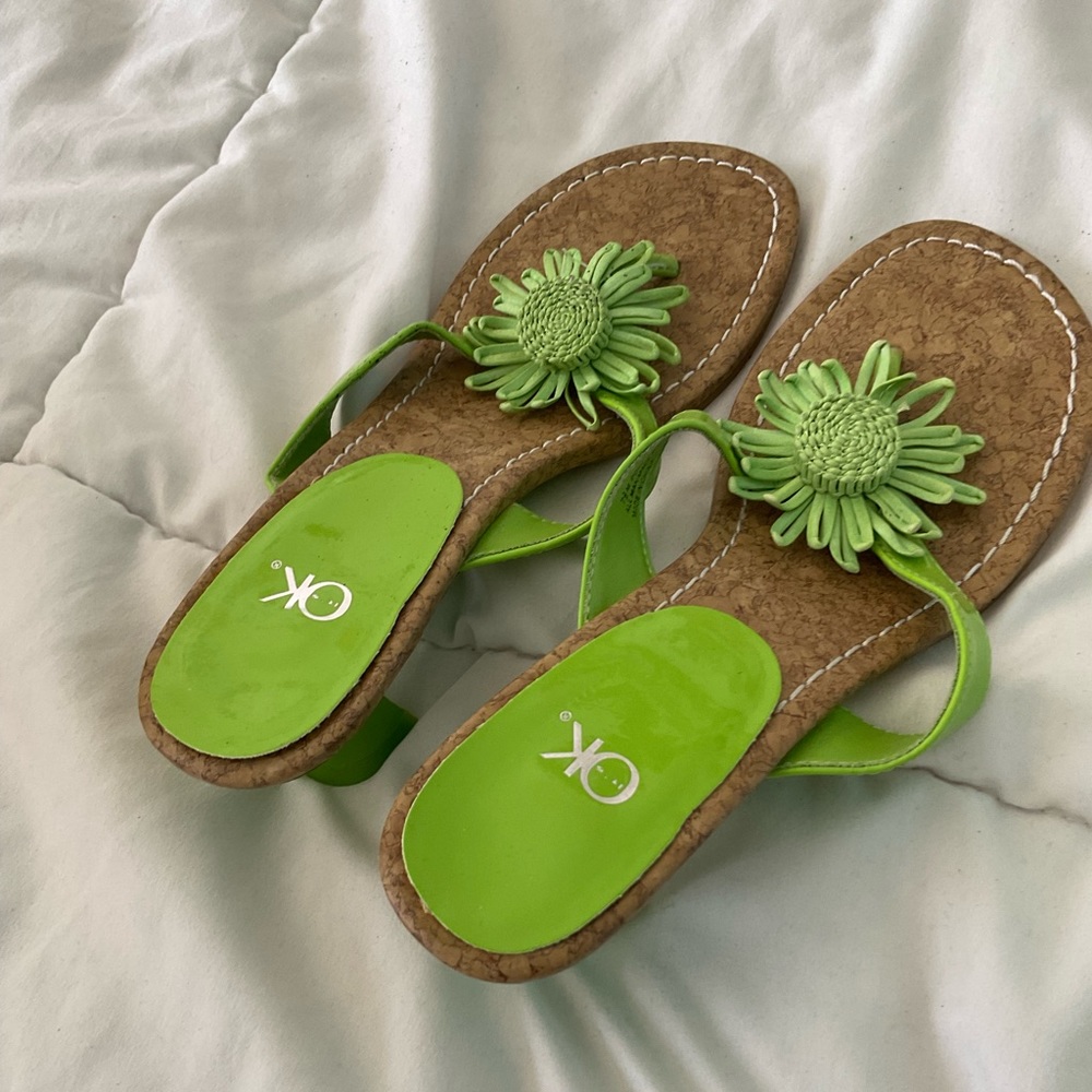 green flower heels
